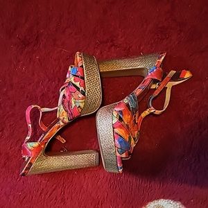 Betsy Johnson Magiic Tropical Water Color Metallic Woven Platform Heels